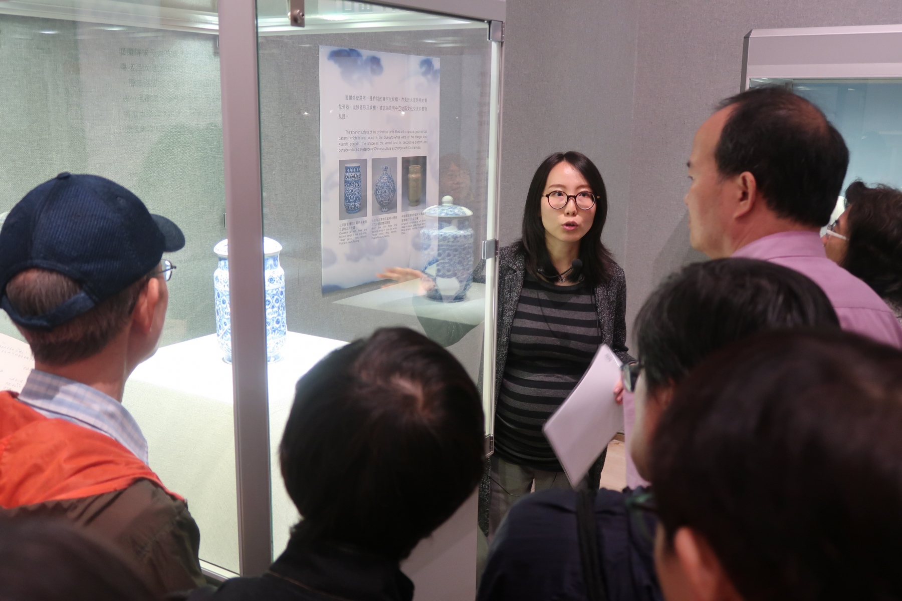 Photos_Academic-programmes_Curator-Tour-Lecture_IMG_7366